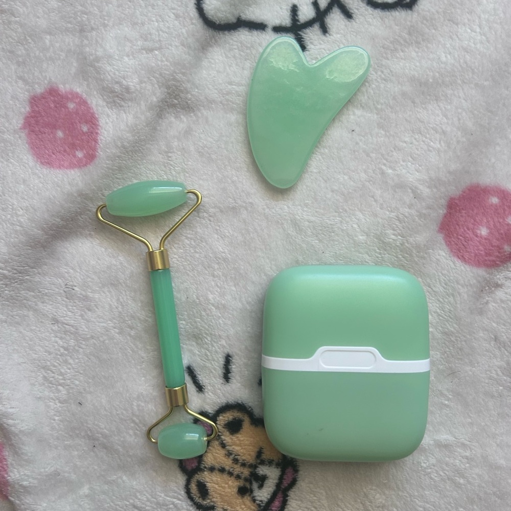 Facial Tools Set - Free with bundle or $20 purchase!